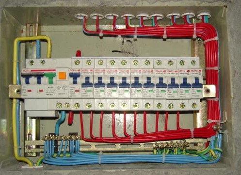 三相配电箱接线图（家用配电箱安装接线方法）